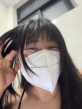 xiuxiu666 online show from May 11, 2026, 4:04 pm