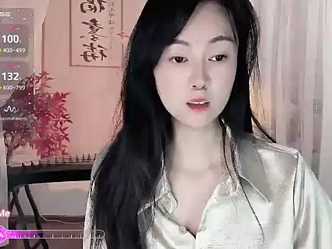 noomi-1111 online show from April 7, 2026, 2:34 am