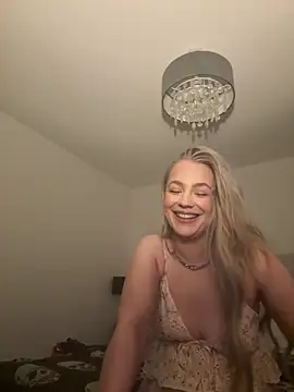 Snapshot of Alexiahaven chatting on April 19, 2026, 6:10 pm Alexiahaven online show from April 19, 2026, 6:10 pm
