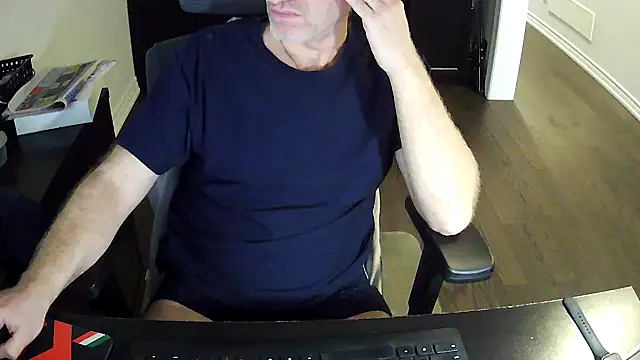 Shalun2000 online show from April 30, 2026, 11:42 pm