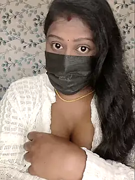 Romantic Woman online show from April 19, 2026, 5:23 pm