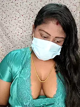 Romantic Woman online show from April 26, 2026, 6:16 pm