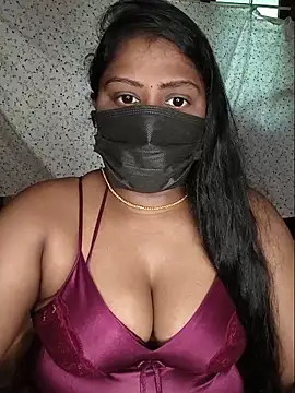 Romantic Woman online show from May 16, 2026, 6:32 am