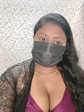 Romantic Woman online show from May 25, 2026, 6:47 pm