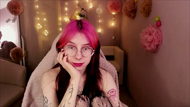 Snapshot of Alice_Nyx chatting on April 17, 2026, 8:45 pm Alice Nyx online show from April 17, 2026, 8:45 pm