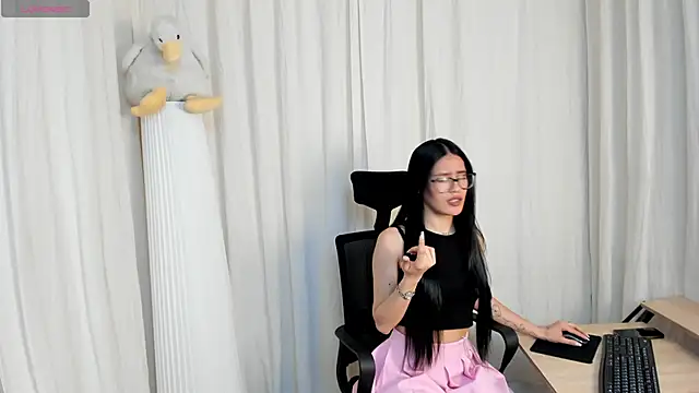 Snapshot of Astley_wolf chatting on April 7, 2026, 12:49 pm Astley wolf online show from April 7, 2026, 12:49 pm