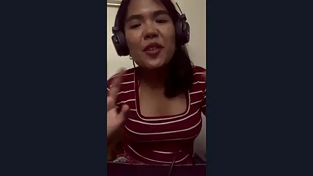 Snapshot of JewellKautzer chatting on April 6, 2026, 5:41 am JewellKautzer online show from April 6, 2026, 5:41 am