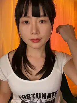 Snapshot of yaya0302 chatting on April 15, 2026, 4:19 am yaya0302 online show from April 15, 2026, 4:19 am