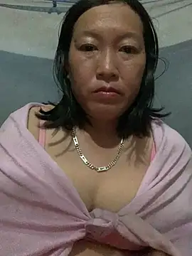 Snapshot of candy-beo chatting on May 1, 2026, 2:10 pm candy-beo online show from May 1, 2026, 2:10 pm