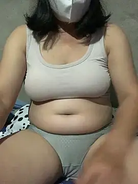 Snapshot of candy-beo chatting on June 10, 2026, 1:06 am candy-beo online show from June 10, 2026, 1:06 am