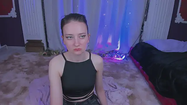  SummerLila online show from April 7, 2026, 1:33 pm