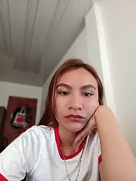 Leticia Hinkley  online show from June 25, 2026, 4:44 pm