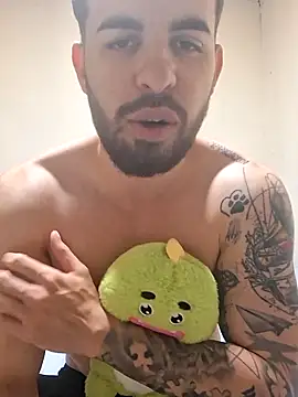 Snapshot of leoxxxgato chatting on April 9, 2026, 9:42 pm leoxxxgato online show from April 9, 2026, 9:42 pm