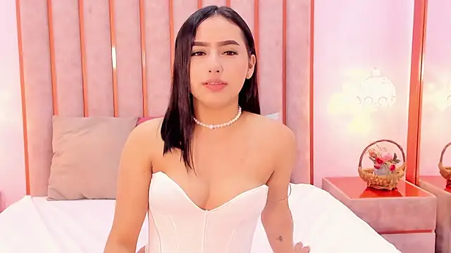 Zoe Monrow online show from July 3, 2026, 12:11 pm