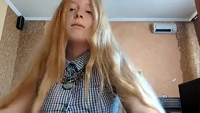 Snapshot of KateVibe_01 chatting on May 23, 2026, 1:33 am KateVibe 01 online show from May 23, 2026, 1:33 am