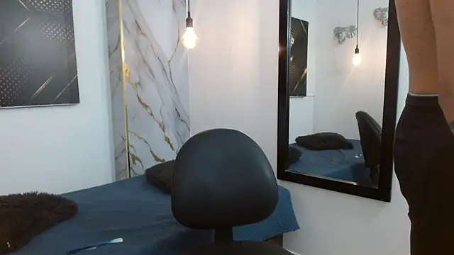 GoldenDesireX  online show from April 12, 2026, 7:19 pm