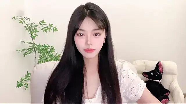 Snapshot of Kitteovo chatting on May 16, 2026, 8:11 am Kitteovo online show from May 16, 2026, 8:11 am