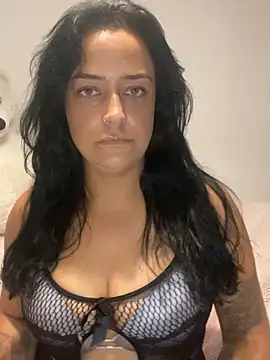 Katty V online show from June 9, 2026, 8:42 pm