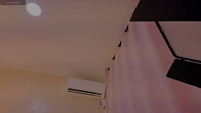 Snapshot of sweetkimmie_ chatting on April 30, 2026, 11:16 am sweetkimmie online show from April 30, 2026, 11:16 am