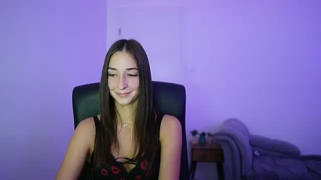 Crystalbrunette18 online show from June 21, 2026, 6:10 pm