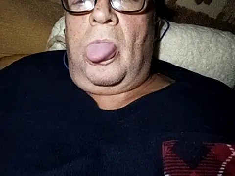 lickboy40 online show from June 1, 2026, 12:12 am