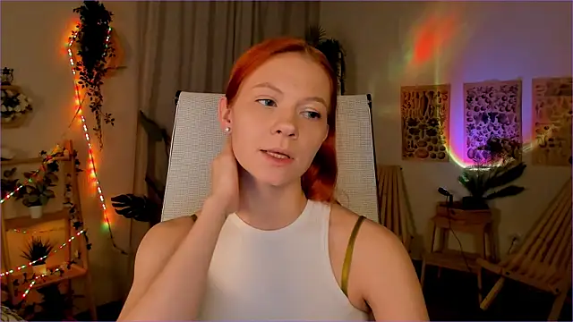 LisaAris online show from May 11, 2026, 4:04 pm