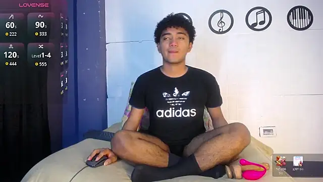 felipecams online show from April 15, 2026, 6:20 am
