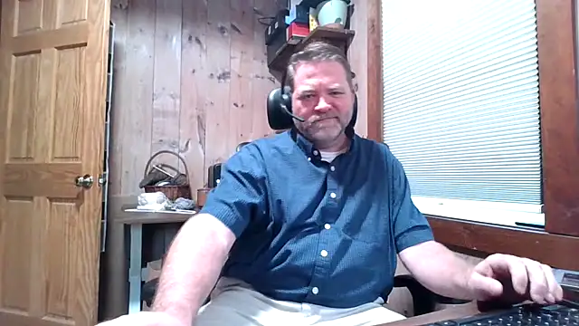 Snapshot of JJ_CONN78 chatting on April 20, 2026, 2:42 pm JJ CONN78 online show from April 20, 2026, 2:42 pm