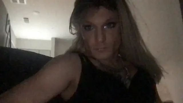 GypsiiCornel online show from April 30, 2026, 12:28 am