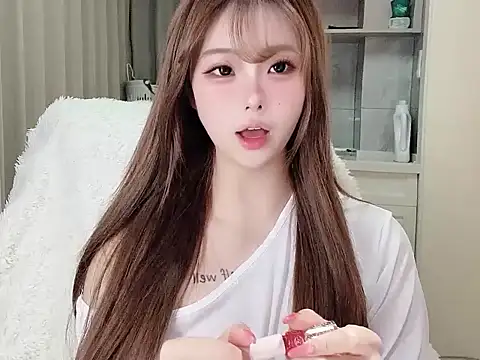 xiaoyugan cute online show from April 6, 2026, 3:02 pm