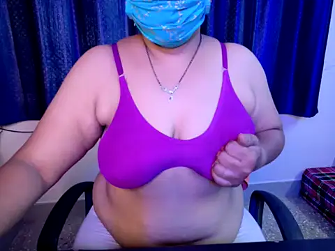 Snapshot of charu-baby chatting on April 10, 2026, 5:56 am charu-baby online show from April 10, 2026, 5:56 am