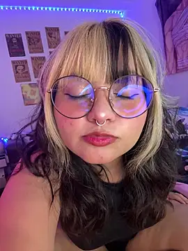 ZoeyDoll  online show from April 29, 2026, 8:59 pm