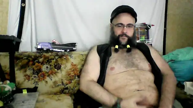 BriTheTopBear online show from July 2, 2026, 3:23 am