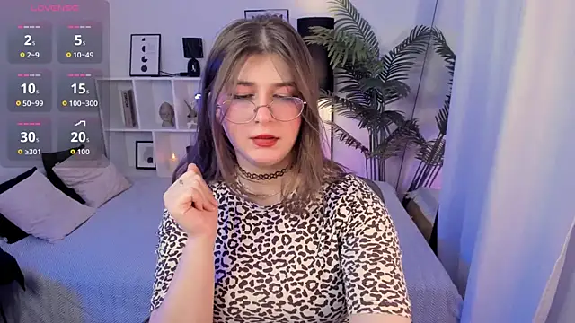 HaniaWish online show from May 17, 2026, 5:42 pm