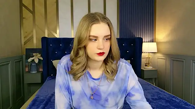 Snapshot of Molly_Voses chatting on May 15, 2026, 8:38 pm Molly Voses online show from May 15, 2026, 8:38 pm
