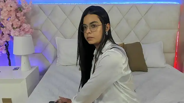 Gia  evanss online show from April 11, 2026, 12:20 pm