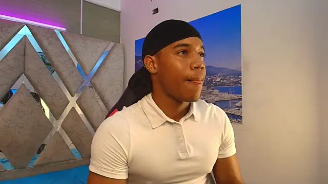 Snapshot of axel_silva4 chatting on April 19, 2026, 7:38 pm axel silva4 online show from April 19, 2026, 7:38 pm