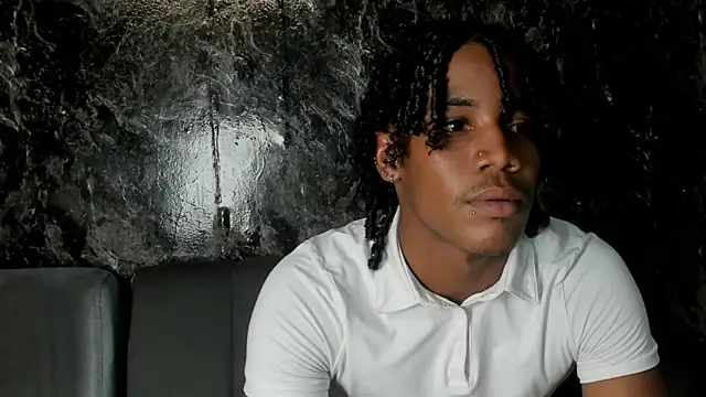 Snapshot of axel_silva4 chatting on May 20, 2026, 7:42 pm axel silva4 online show from May 20, 2026, 7:42 pm