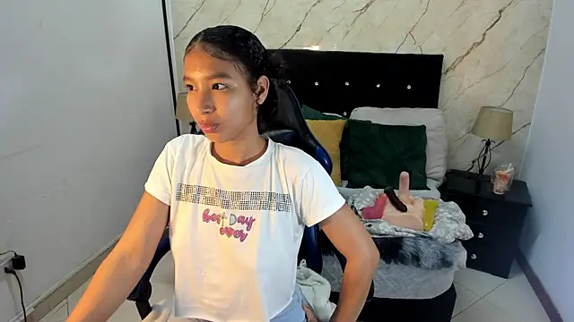hasley cute online show from May 20, 2026, 7:42 pm