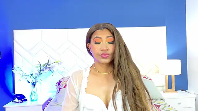 Kiara Parker  online show from July 6, 2026, 8:22 pm
