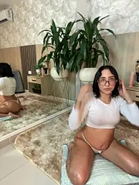 LiriaSweetie online show from April 11, 2026, 1:26 pm