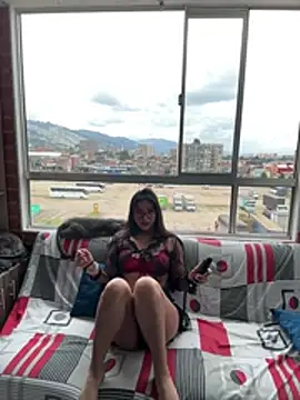 Pocajontas25 online show from April 13, 2026, 4:45 pm