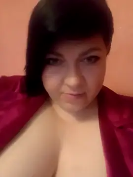 Snapshot of LeraSwan33 chatting on April 13, 2026, 5:35 am LeraSwan33 online show from April 13, 2026, 5:35 am