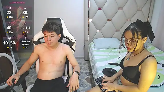 Snapshot of Zoe_and_jackk_ chatting on April 25, 2026, 8:28 pm Zoe and jackk online show from April 25, 2026, 8:28 pm