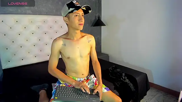 Snapshot of Jara_Chick chatting on April 13, 2026, 7:52 pm Jara Chick online show from April 13, 2026, 7:52 pm