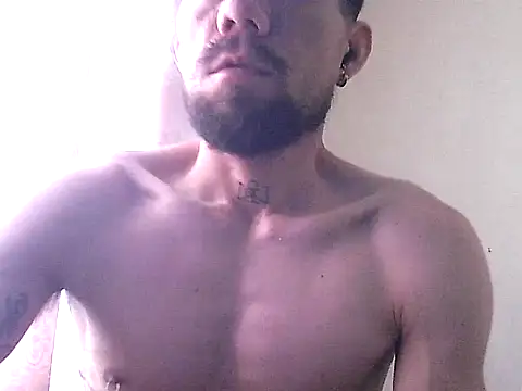 Snapshot of thomas2wood chatting on July 16, 2026, 10:16 pm thomas2wood online show from July 16, 2026, 10:16 pm