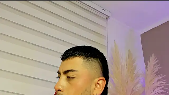 Snapshot of Alexander_Diazz chatting on May 13, 2026, 12:02 pm Alexander Diazz online show from May 13, 2026, 12:02 pm
