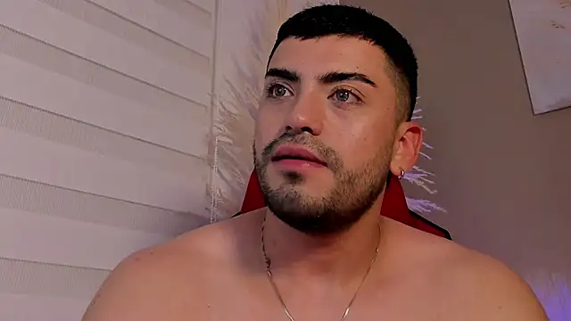 Snapshot of Alexander_Diazz chatting on May 16, 2026, 12:51 am Alexander Diazz online show from May 16, 2026, 12:51 am