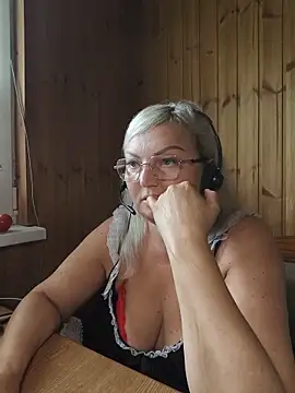 White-Chocolatte online show from June 15, 2026, 6:04 am