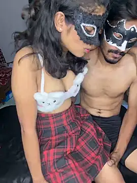 Love Birds00 online show from May 18, 2026, 8:09 am